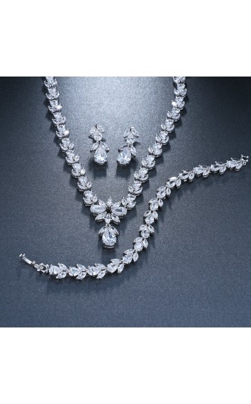 Luxurious Alloy With Irregular Rhinestone/Cubic Zirconia Jewelry Sets